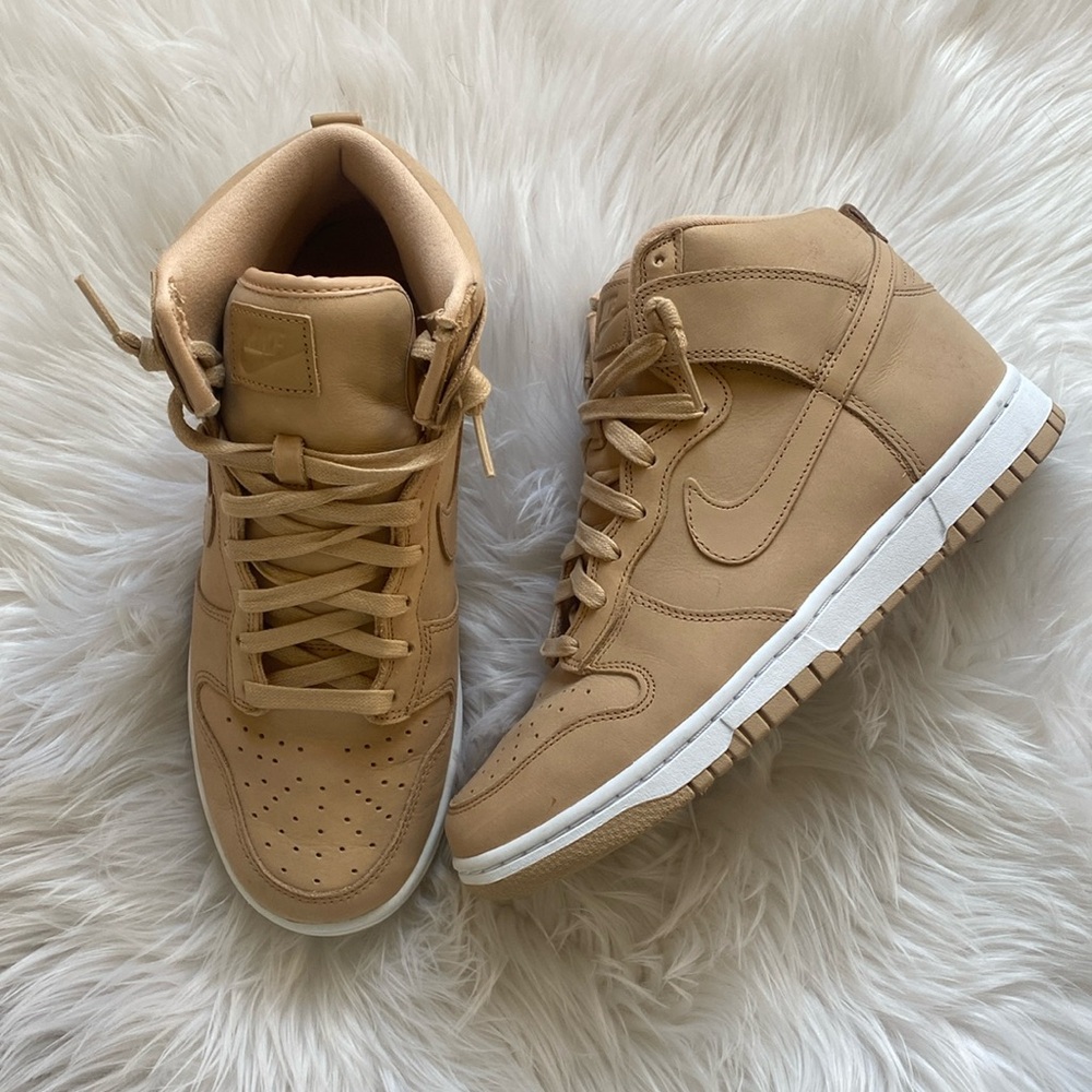 NIKE Dunk women’s high top Vachetta Tan